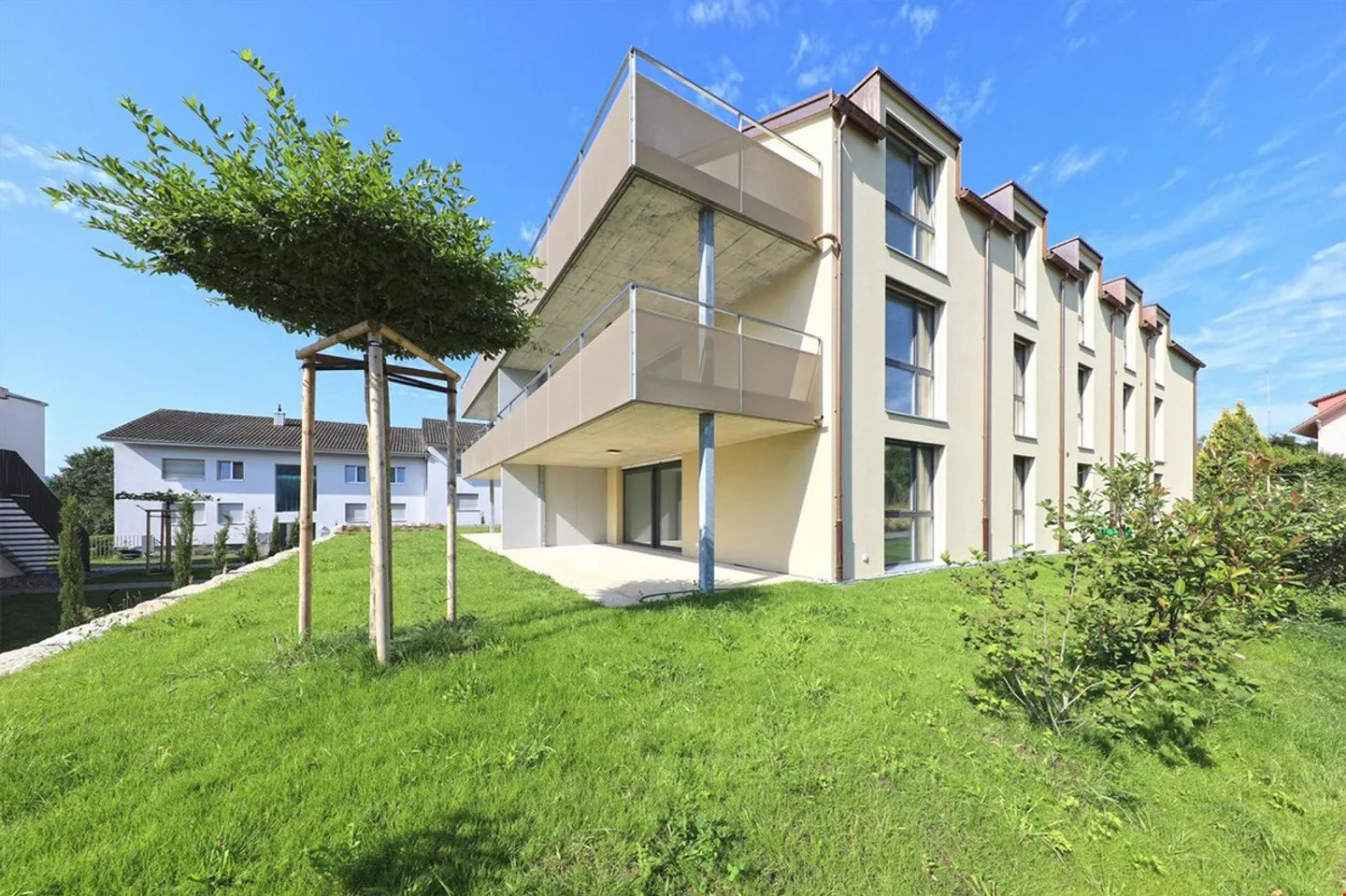 Appartement sous les combles sud-est de 4,5 pièces dans un emplacement central calme - Photo 12 sur 17
