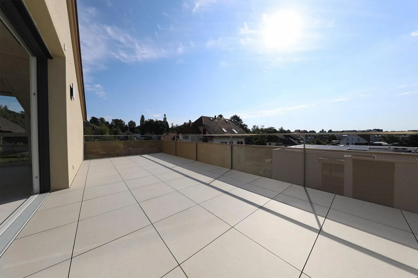 Appartement sous les combles sud-est de 4,5 pièces dans un emplacement central calme - Photo 7 sur 17