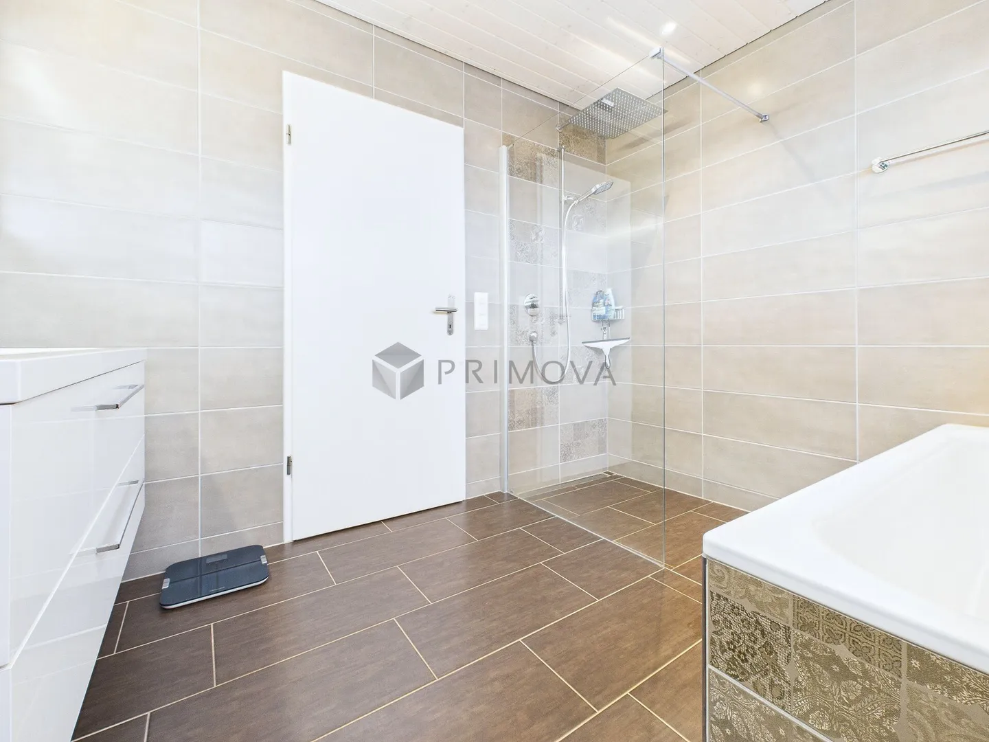 Family happiness begins here! - Photo 6 of 6