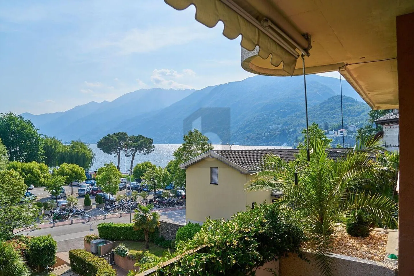 Appartement ensoleillé avec vue sur le lac - Photo 1 sur 6