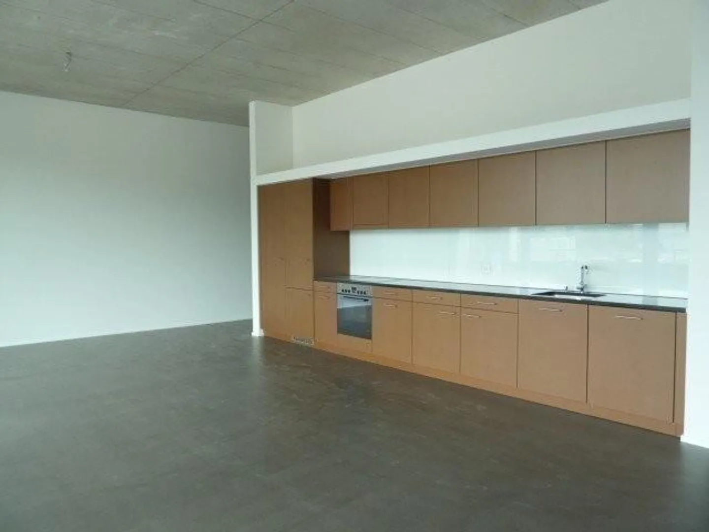 Elegant Apartment with Loggia - Photo 2 of 10