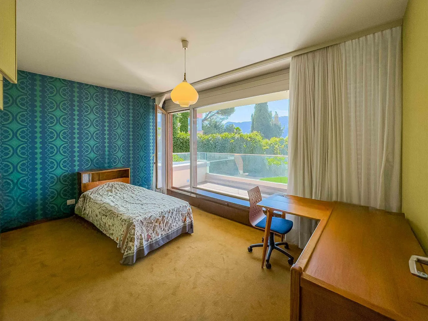 Spacious 4.5-room apartment with lake view for renovation in Massagno - Photo 7 of 11