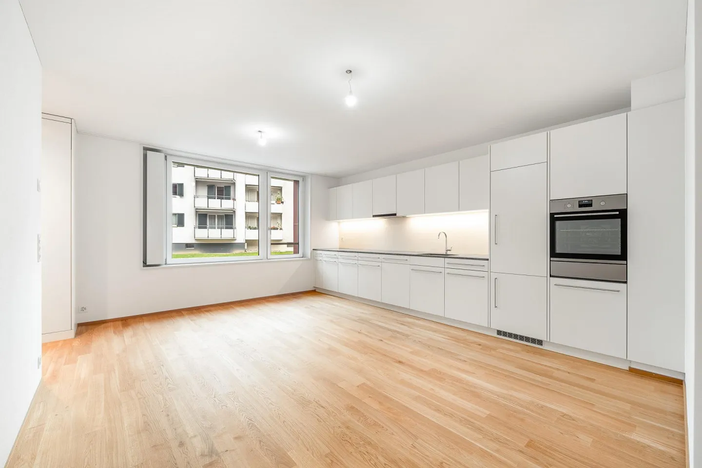 L'eleganza incontra la funzionalità: nuovo appartamento di 3,5 stanze a Bülach - Foto 5 di 8