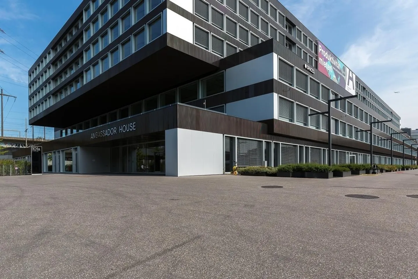 Trouvez des bureaux spacieux dans Spaces Ambassador House pour 10 personnes - tout est pris en charge - Photo 2 sur 12