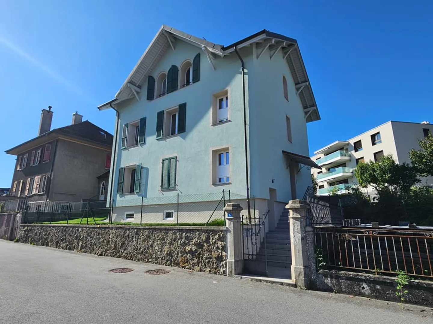 Bel immeuble de 3 logements - Photo 2 sur 5