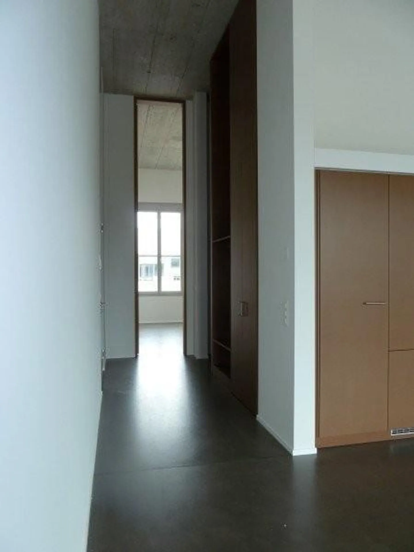 Elegant Apartment with Loggia - Photo 7 of 10