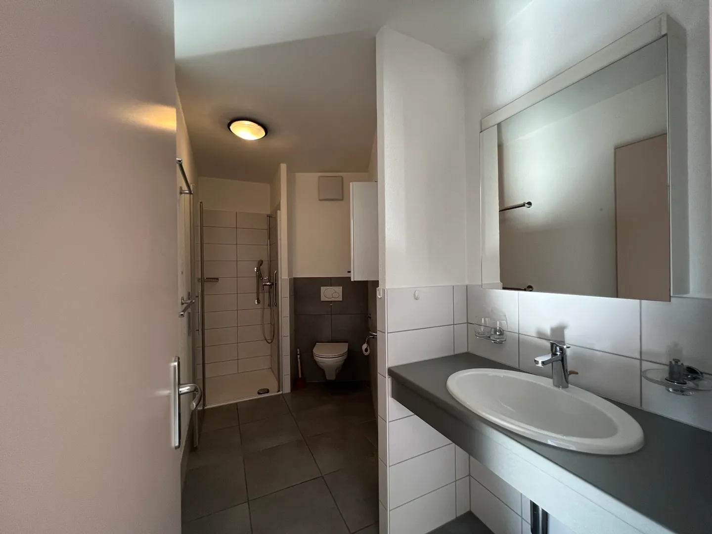 NICE 2.5-ROOM APARTMENT IN THE CENTER OF SIERRE - Photo 3 of 11