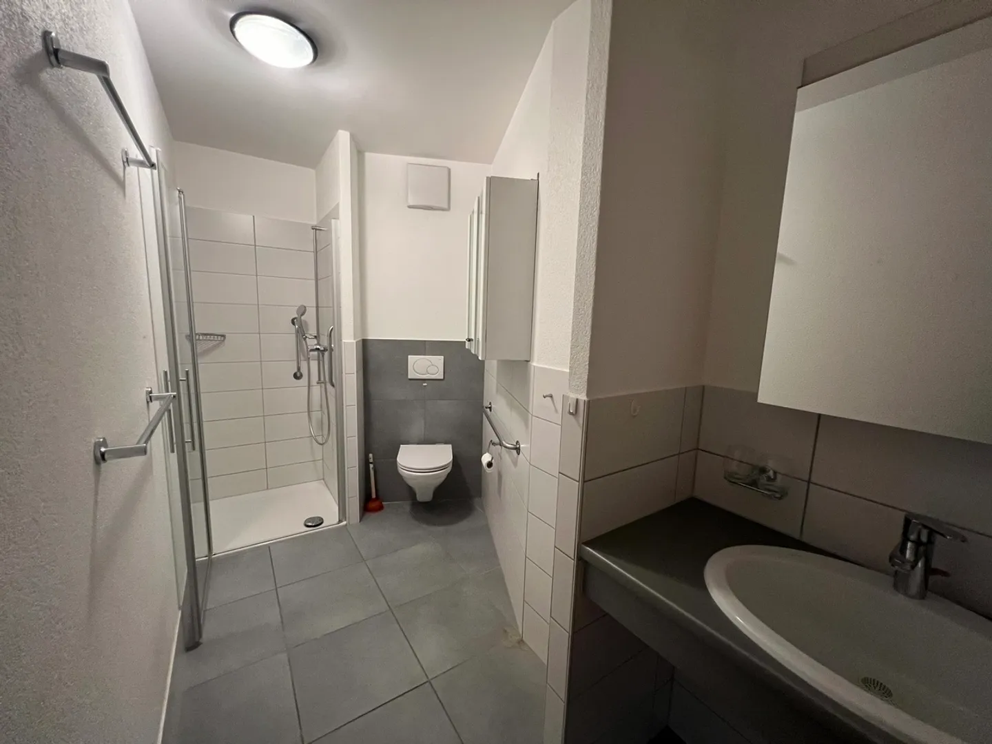 NICE 2.5-ROOM APARTMENT IN THE CENTER OF SIERRE - Photo 9 of 11