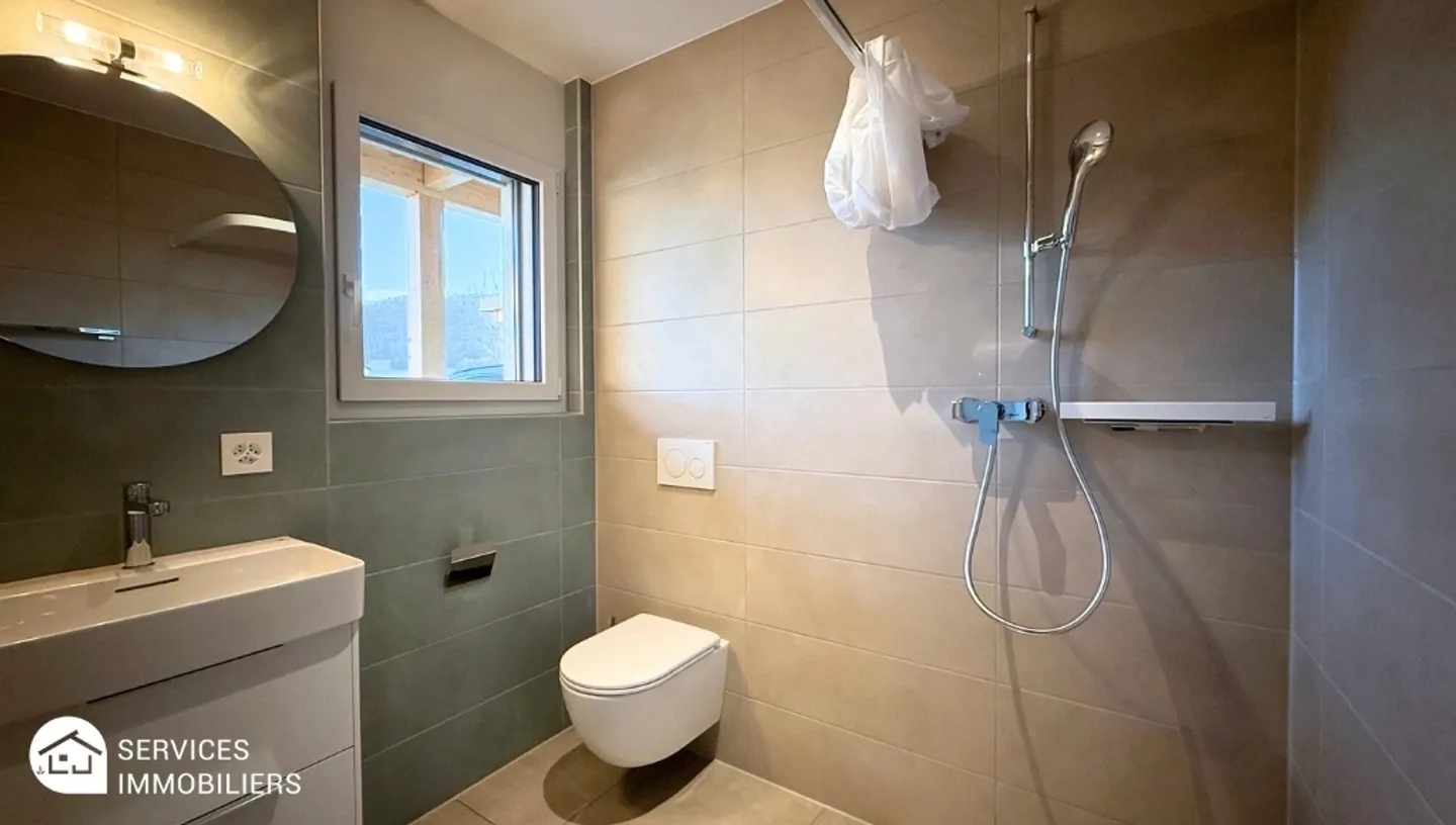 Casa a schiera con vista mozzafiato sulla valle - Foto 4 di 18