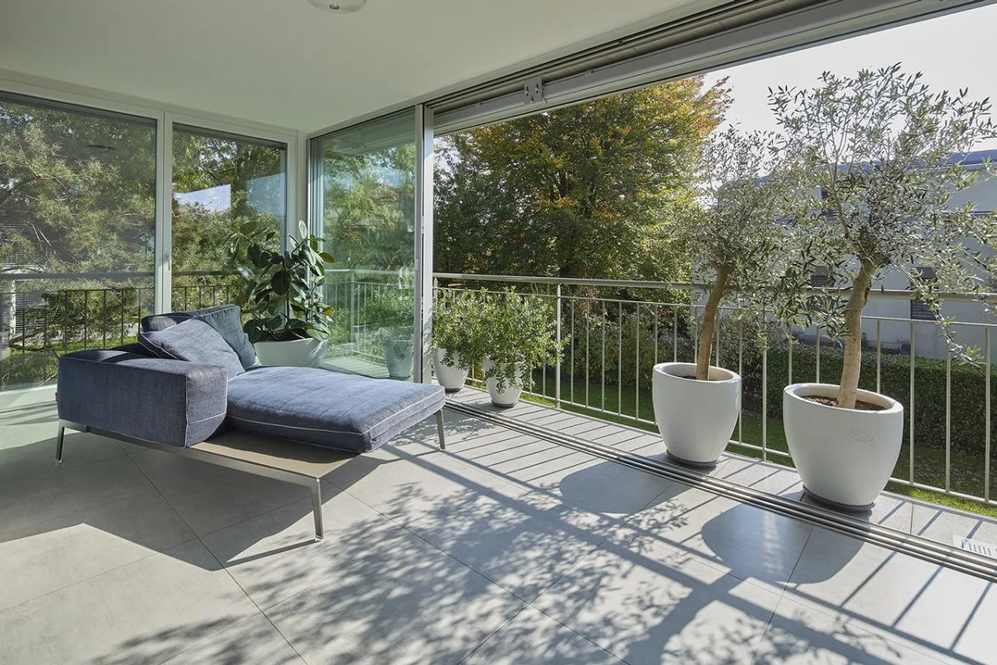 Appartamento 4.5 locali con 173 m² di superficie utile totale e giardino d'inverno Sky-Frame - Foto 2 di 12