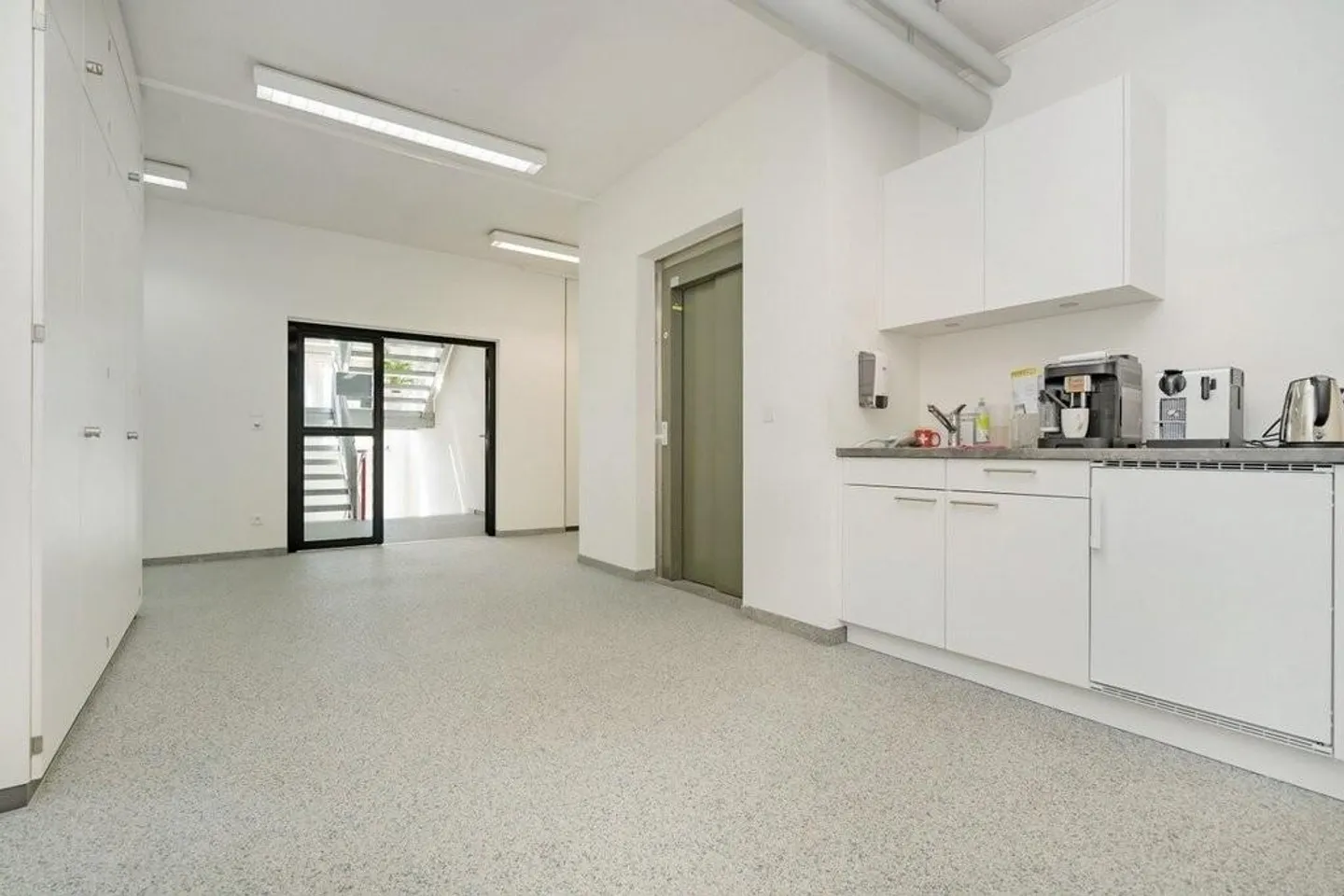 Espace pour le travail, les idées et les loisirs - d'environ 21 m2 à 35 m2 - Photo 4 sur 5