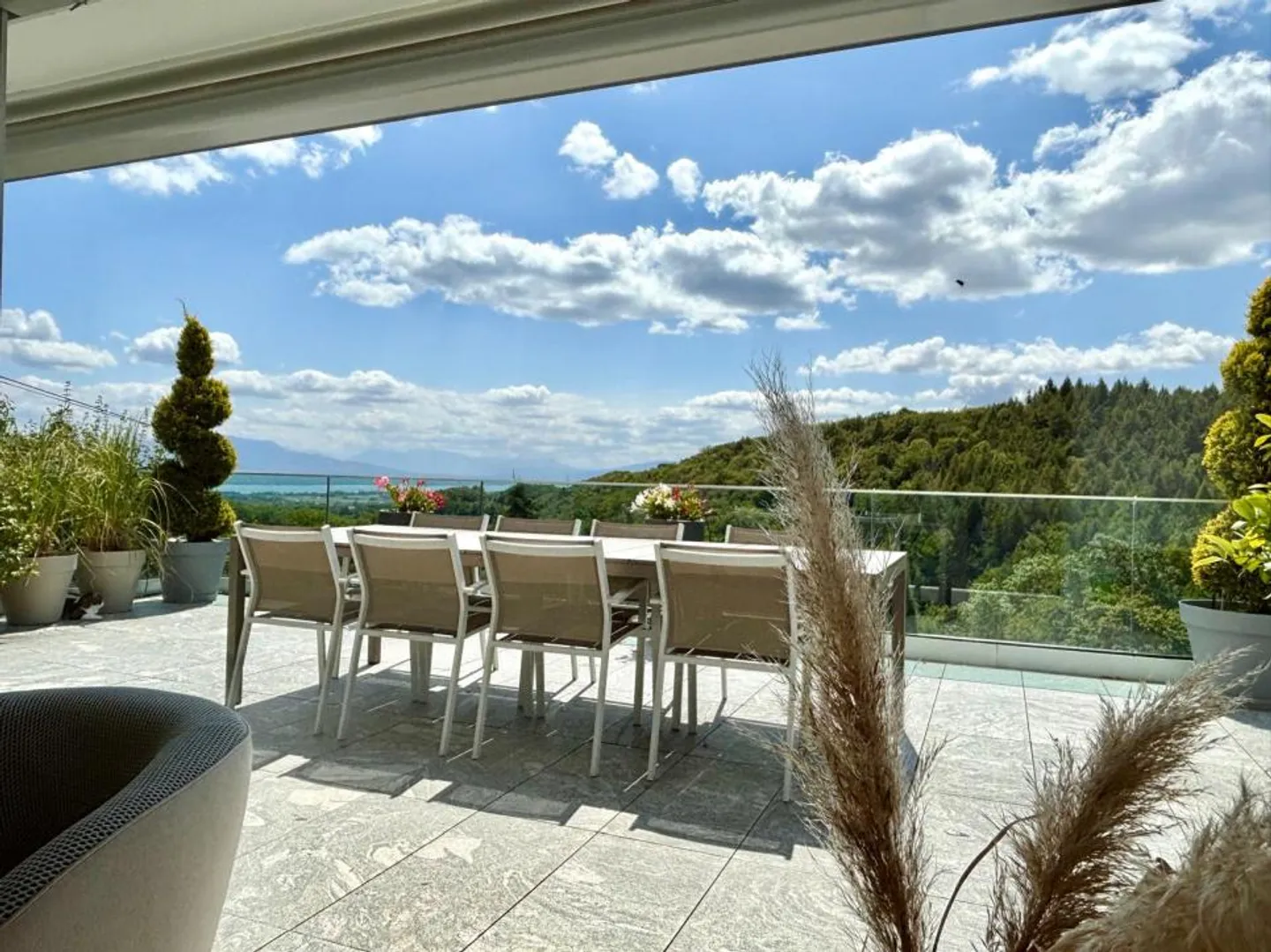 Magnifico appartamento con vista lago e Alpi - Foto 2 di 8