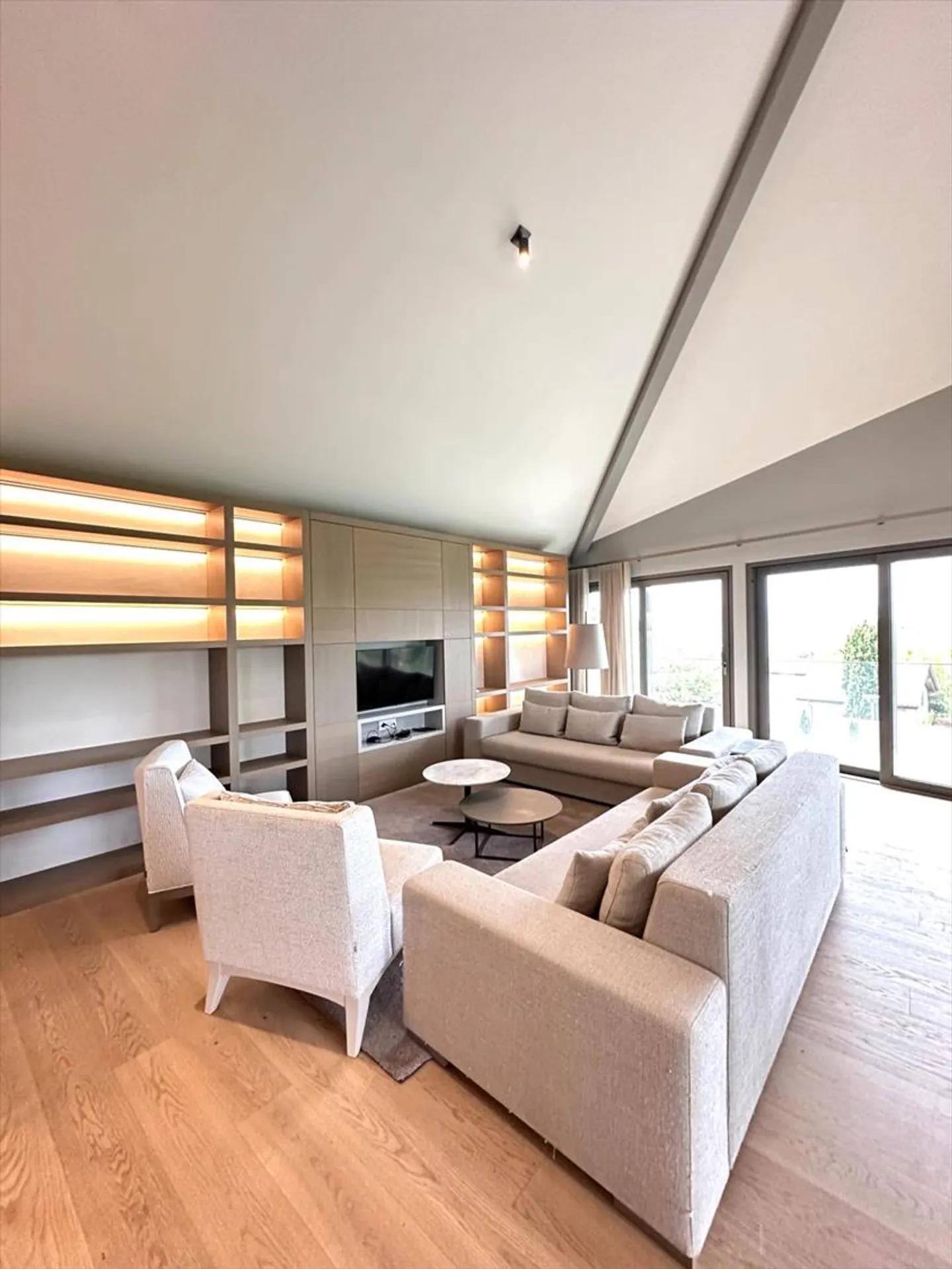 Möbliertes 4,5-Zimmer-Apartment - Foto 1 von 13