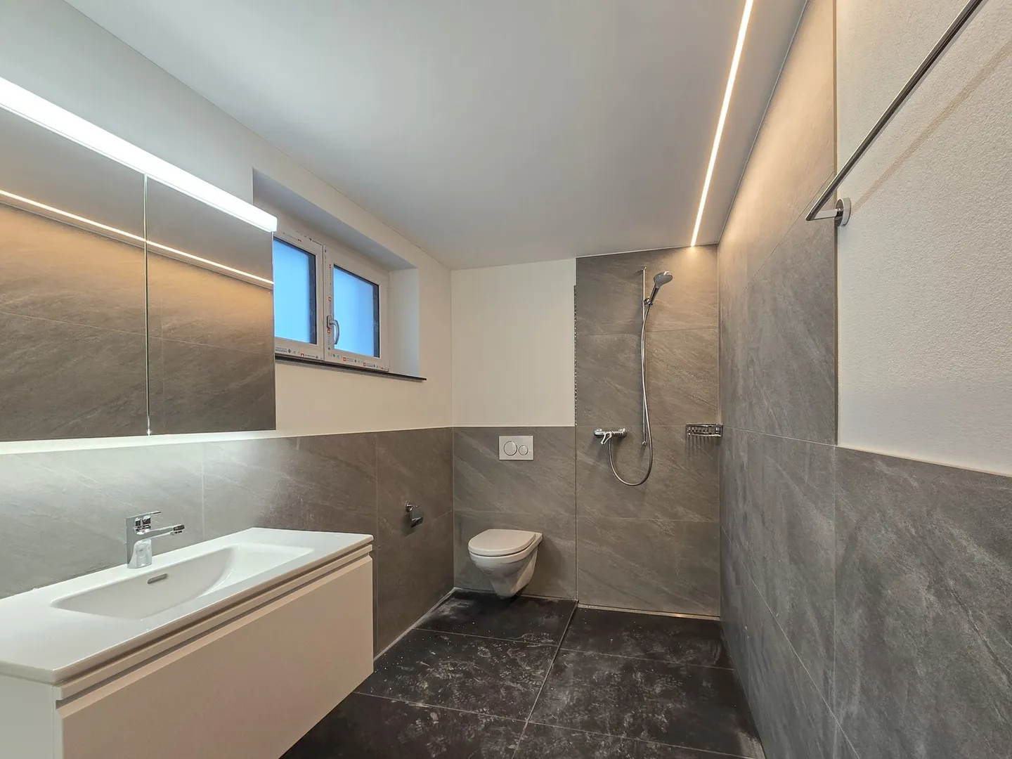 Cozy 3.5-room apartment in a quiet location in Adelboden - Photo 8 of 9