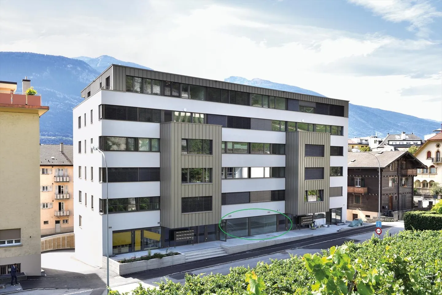 Spazio commerciale situato nel centro città - Foto 1 di 7