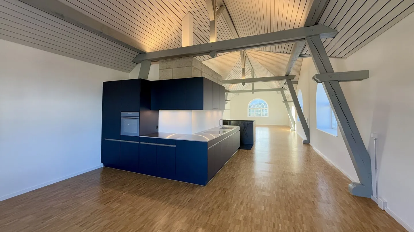 Stunning Maisonette Loft - Photo 2 of 9