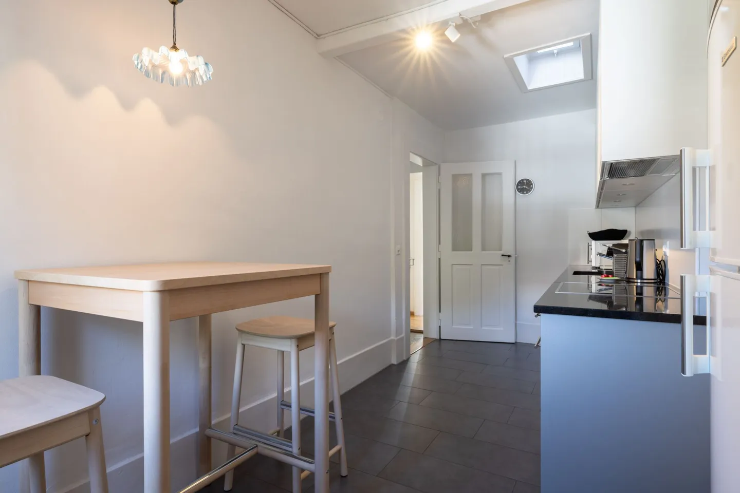 Furnished 2.5 Room Business Apartment with the Theme Le Corbusier - Photo 11 of 13