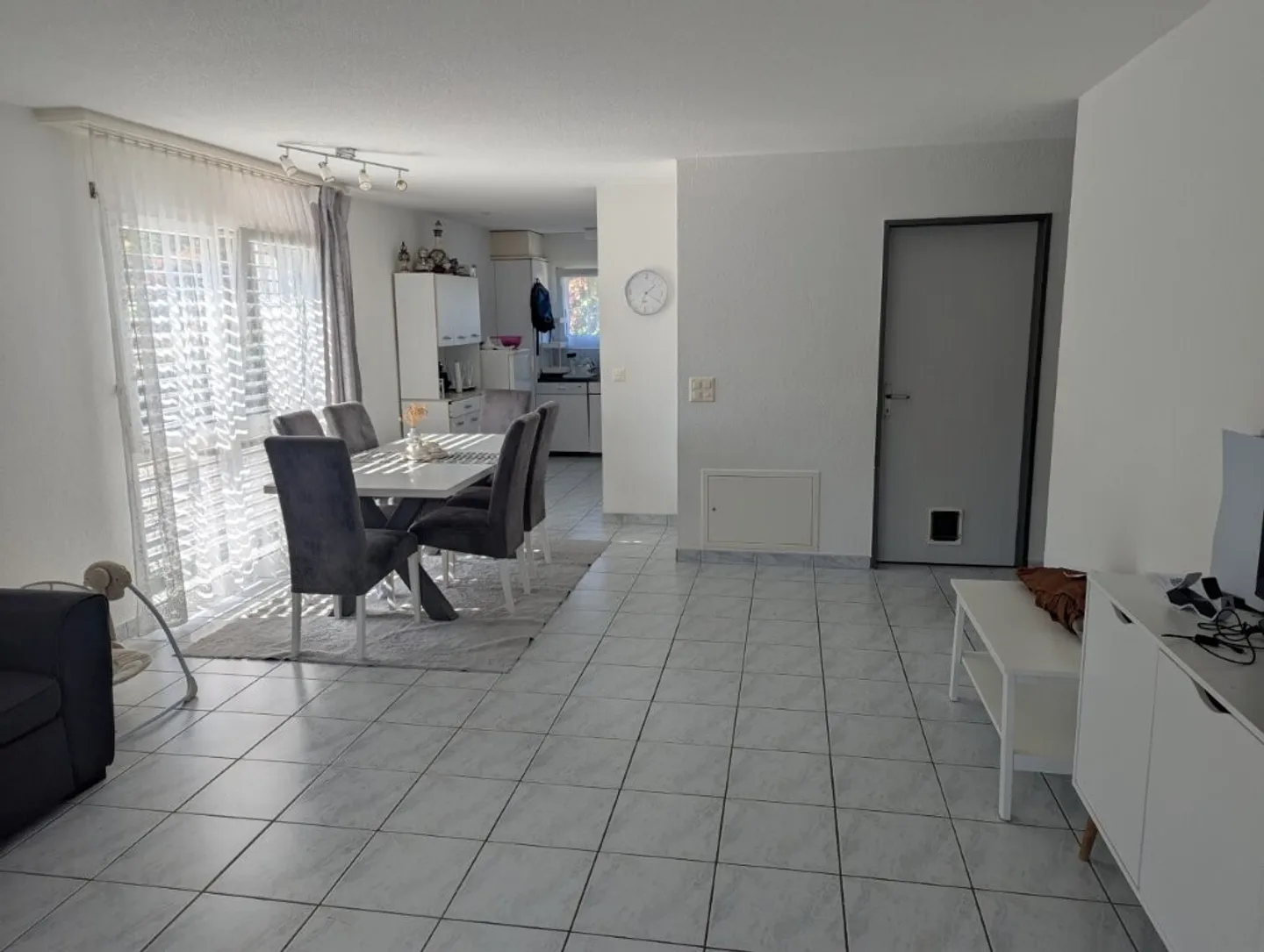 Appartamento ben tenuto di 4,5 locali al margine del villaggio - Foto 2 di 9