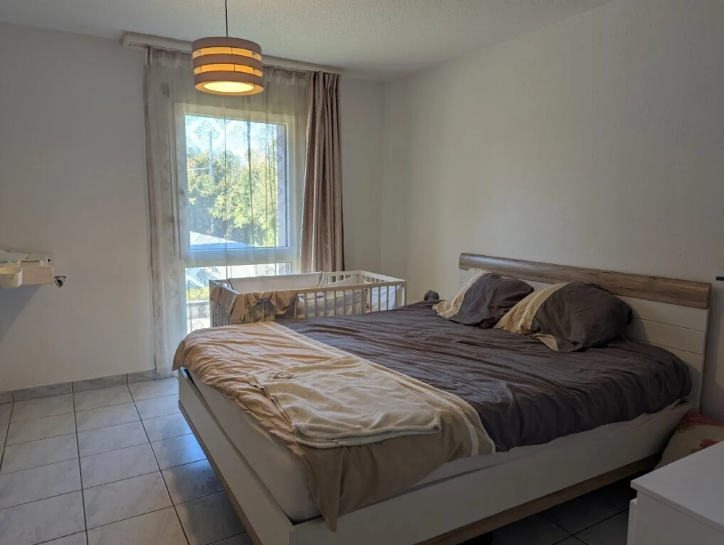 Appartamento ben tenuto di 4,5 locali al margine del villaggio - Foto 5 di 9