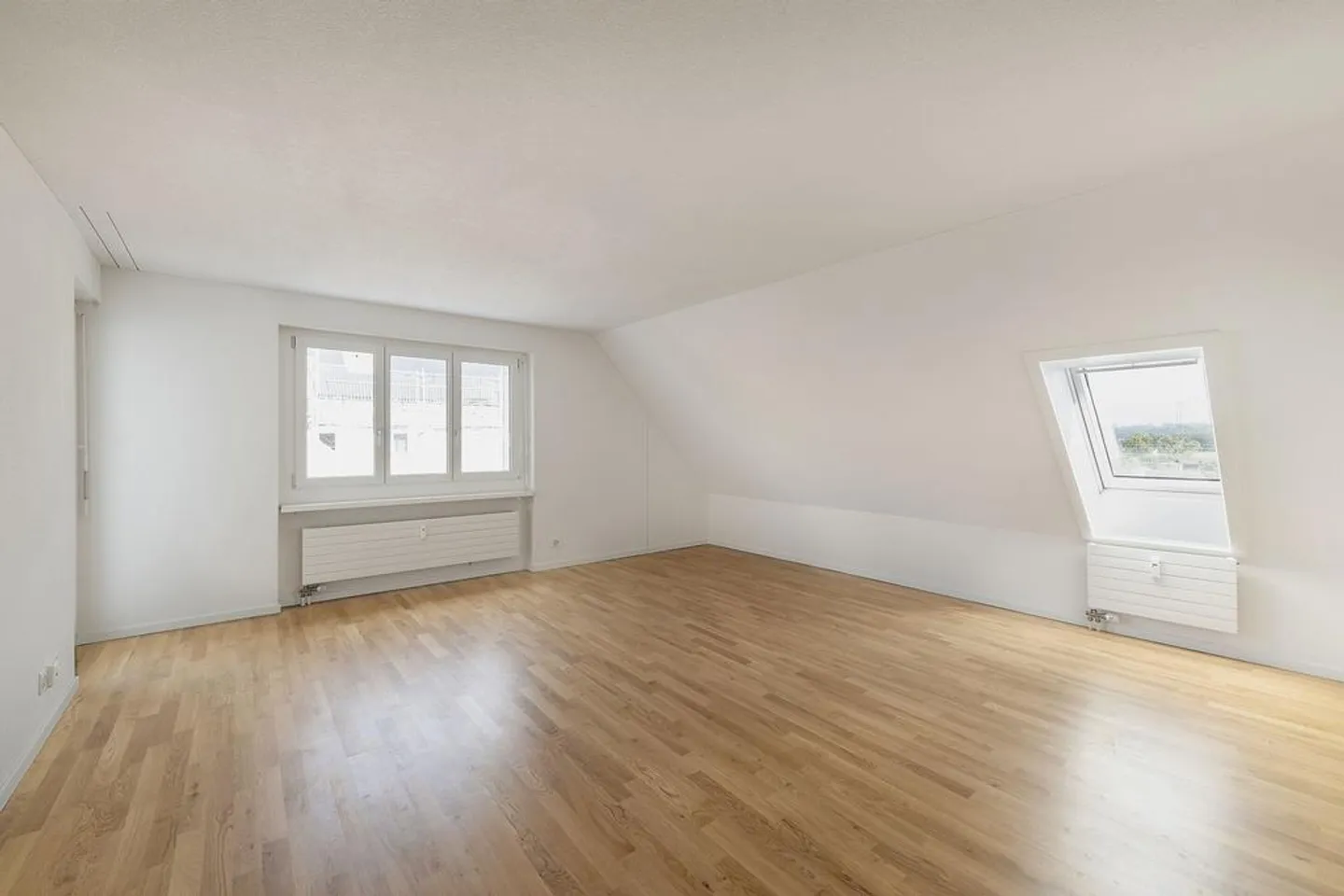 Freshly renovated 3-room apartment with balcony and washing tower - Photo 3 of 8