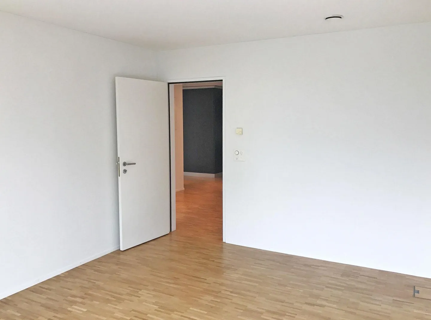 Your new home in the heart of Zurich - Photo 8 of 13