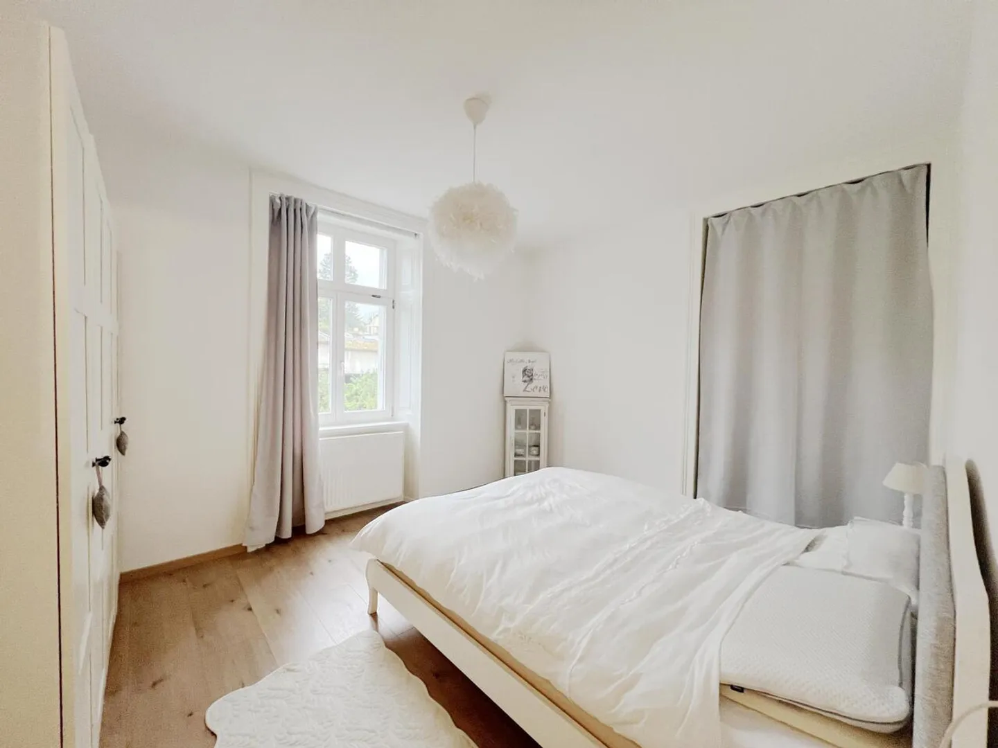 Appartement charmant de 4,5 pièces rénové avec garage - Photo 6 sur 10