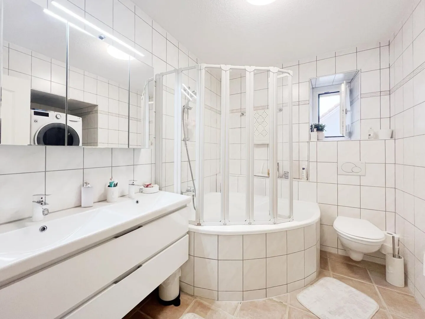 Appartement charmant de 4,5 pièces rénové avec garage - Photo 8 sur 10
