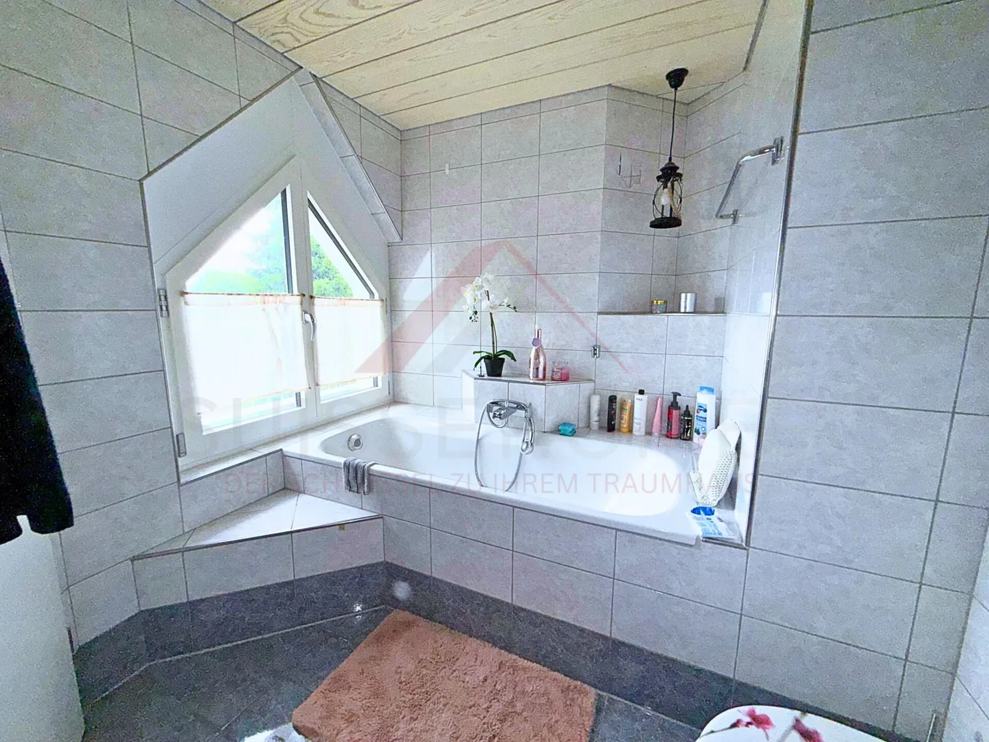 Appartamento attraente di 4,5 stanze al piano terra a Studen BE - con terrazza soleggiata e garage privato - Foto 12 di 20