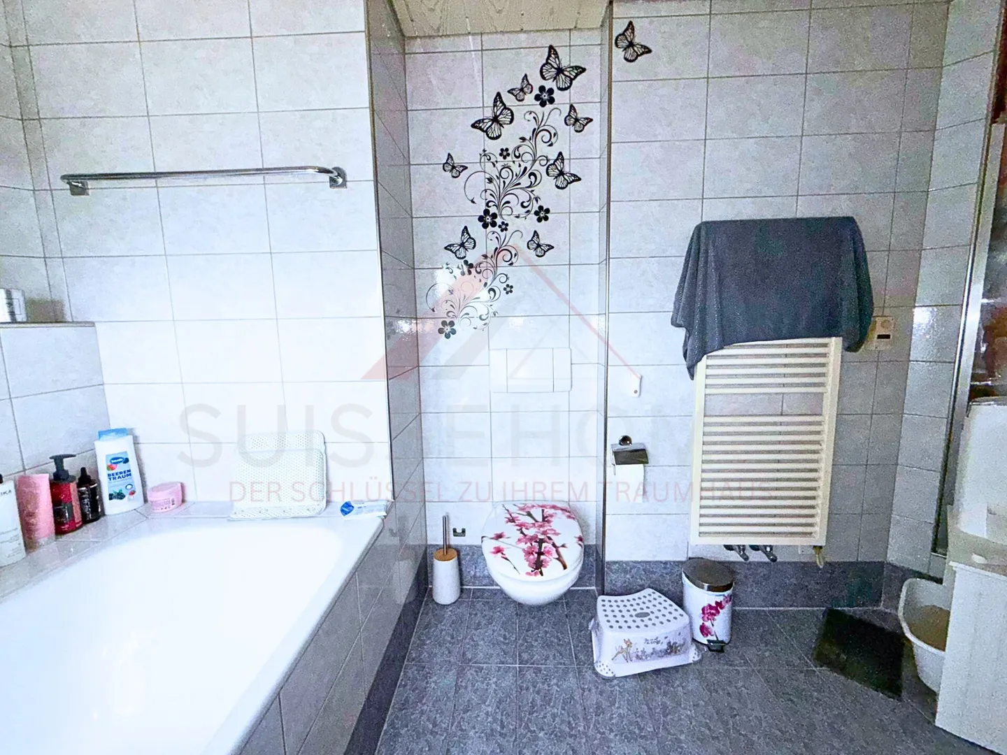 Appartamento attraente di 4,5 stanze al piano terra a Studen BE - con terrazza soleggiata e garage privato - Foto 13 di 20