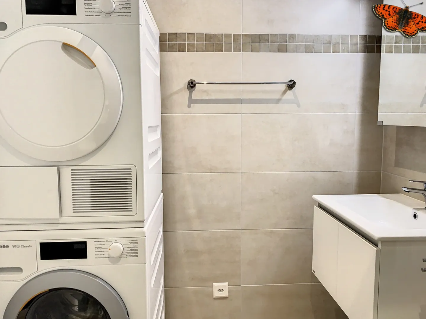 3 ½ ROOMS - Furnished, just steps from the train station! - Photo 7 of 13