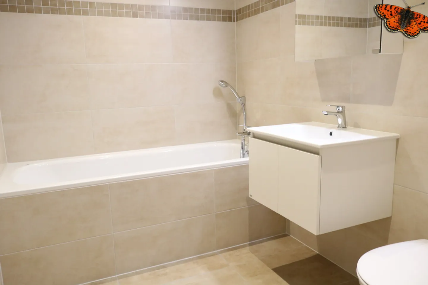 3 ½ ROOMS - Furnished, just steps from the train station! - Photo 9 of 13
