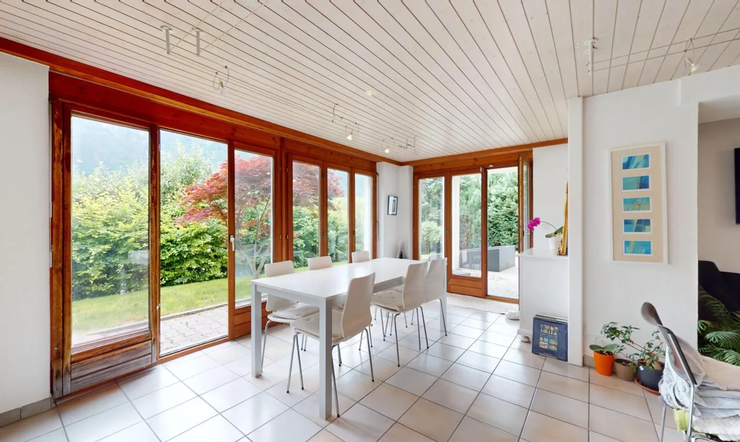 «Immeuble de rendement | 13 garages | et Terrain constructible !» - Photo 4 sur 13