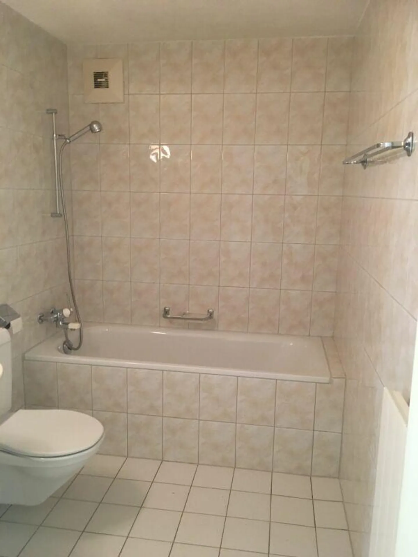 Appartamento accogliente con balcone soleggiato - Foto 5 di 8