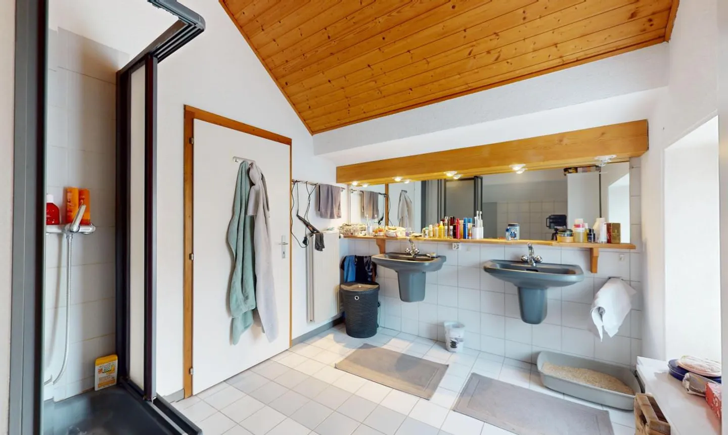 «Immeuble de rendement | 13 garages | et Terrain constructible !» - Photo 10 sur 13