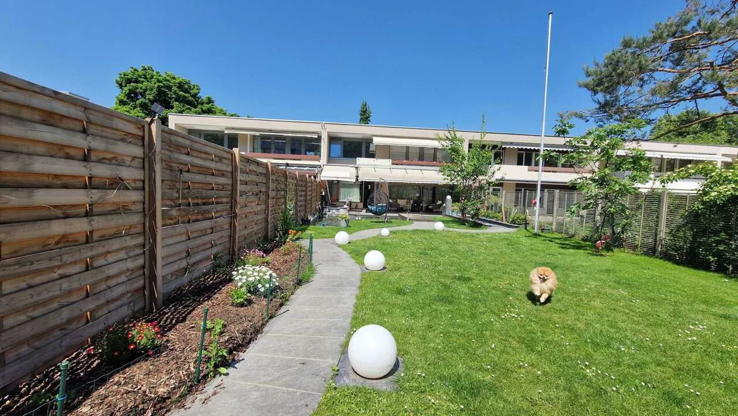 Vivre comme dans un resort – Votre jardin privé, spa & piscine à Reinach - Photo 12 sur 13