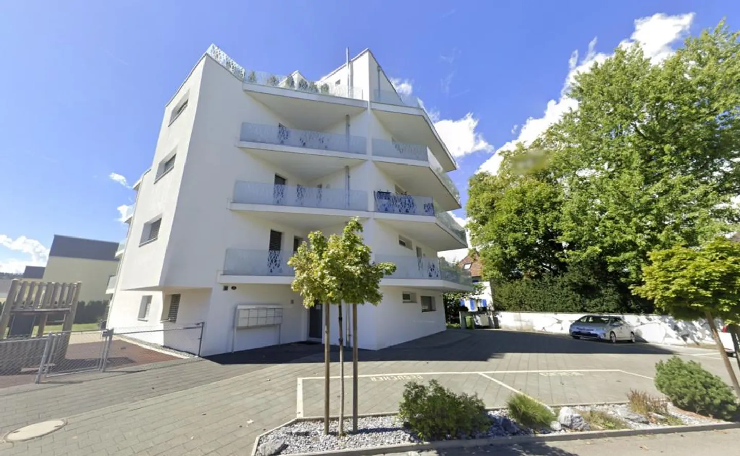 Moderno appartamento di 4,5 stanze con 2 balconi a Wohlen - Foto 1 di 9