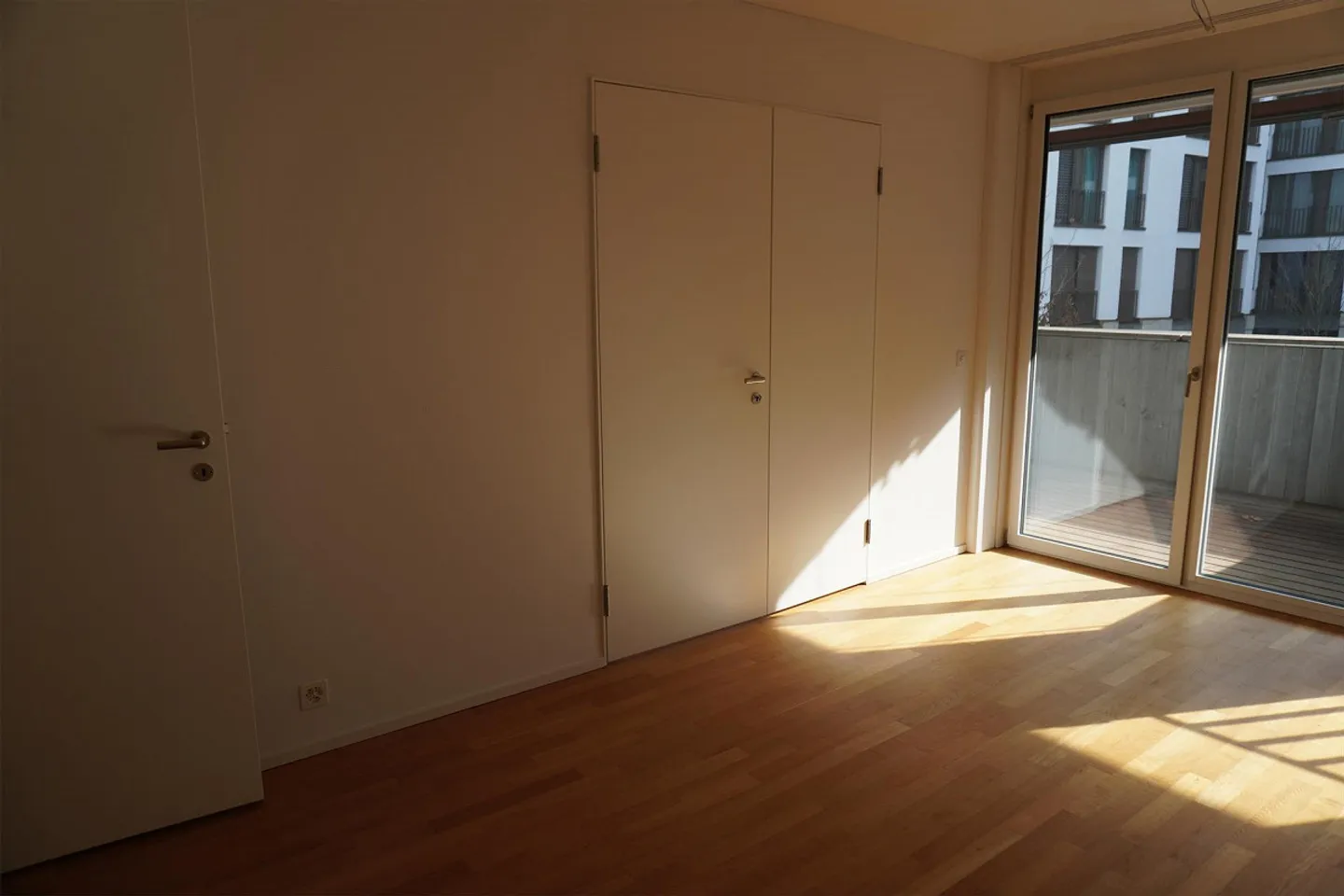 Stilvoll wohnen in Zürich-Greencity – 3.5-Zimmer-Wohnung mit Balkon - Foto 7 von 12