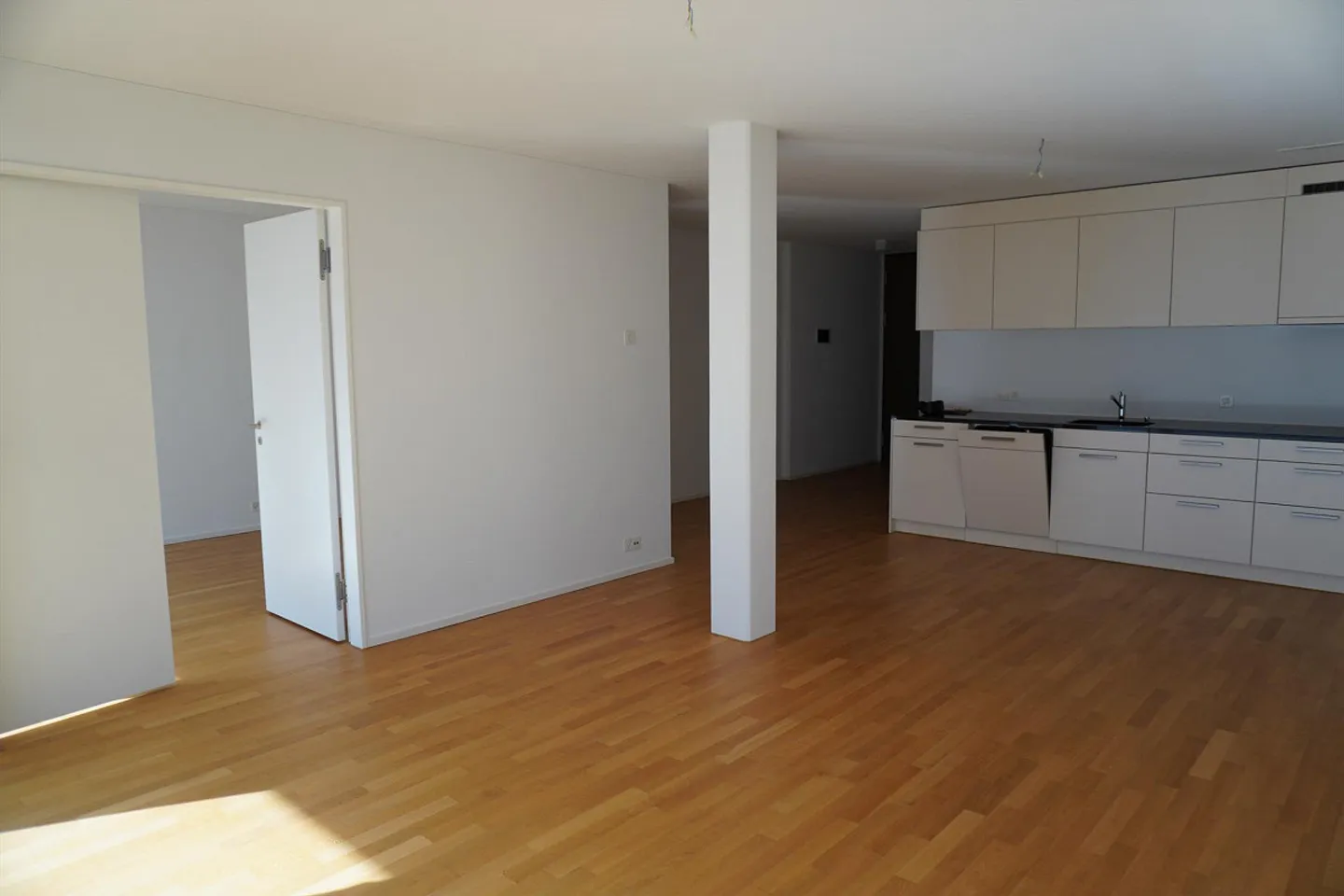 Stilvoll wohnen in Zürich-Greencity – 3.5-Zimmer-Wohnung mit Balkon - Foto 8 von 12