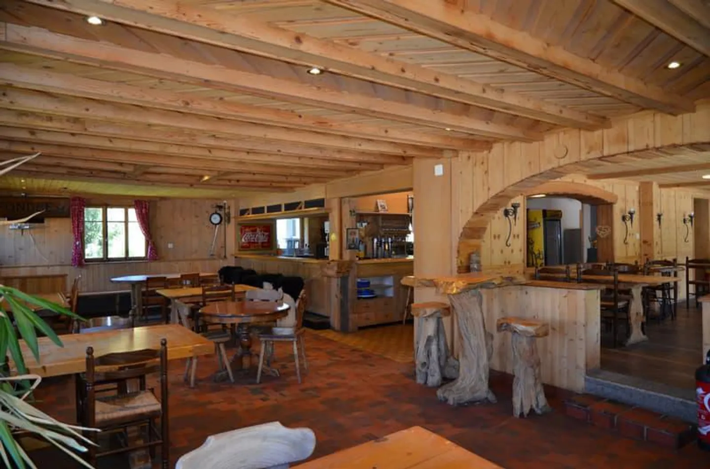 Hôtel-Restaurant avec caractère au Col des Mosses - Photo 4 sur 9