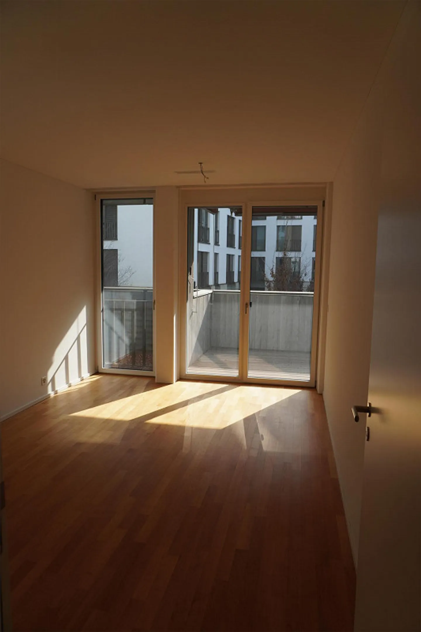 Stilvoll wohnen in Zürich-Greencity – 3.5-Zimmer-Wohnung mit Balkon - Foto 10 von 12