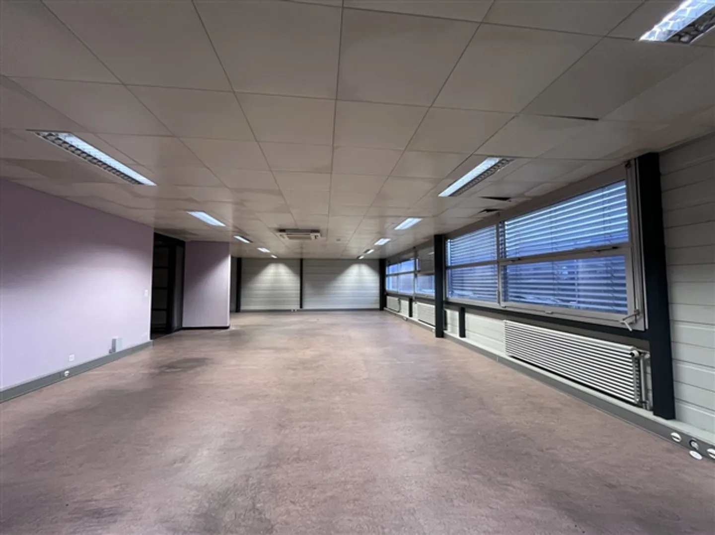 Office/Commercial Space/Workshop of 103 m2 - 2 Months Free - Photo 2 of 13