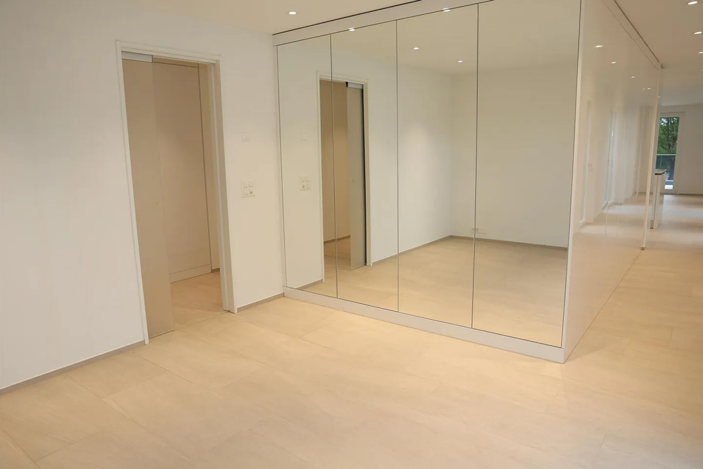 Exclusive 2 ½ Room Loft Apartment - Photo 2 of 6