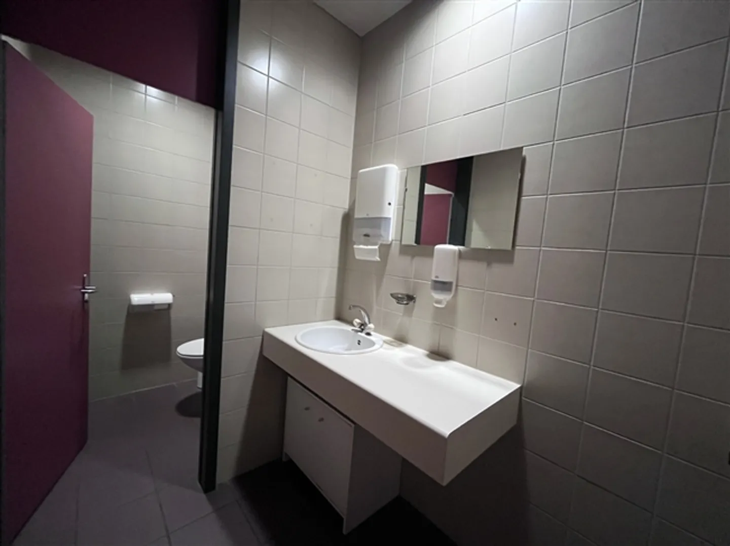 Office/Commercial Space/Workshop of 103 m2 - 2 Months Free - Photo 3 of 13