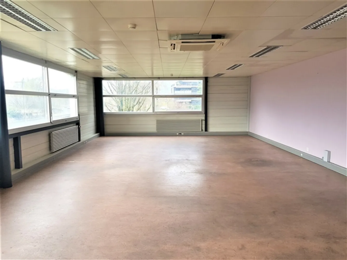 Office/Commercial Space/Workshop of 103 m2 - 2 Months Free - Photo 4 of 13