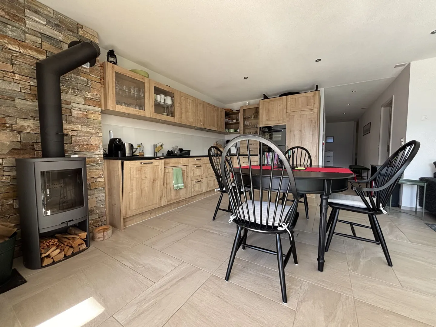 Attractive 4.5 Room Rental Apartment in Braunwald - Photo 2 of 12