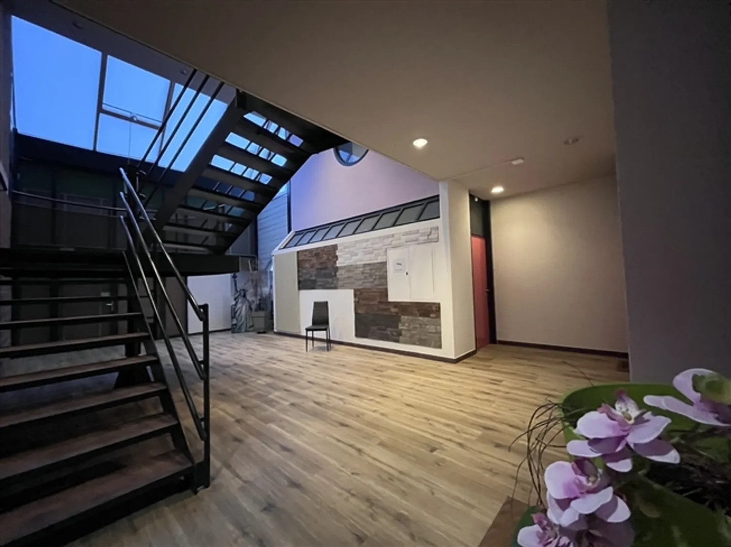 Office/Commercial Space/Workshop of 103 m2 - 2 Months Free - Photo 8 of 13