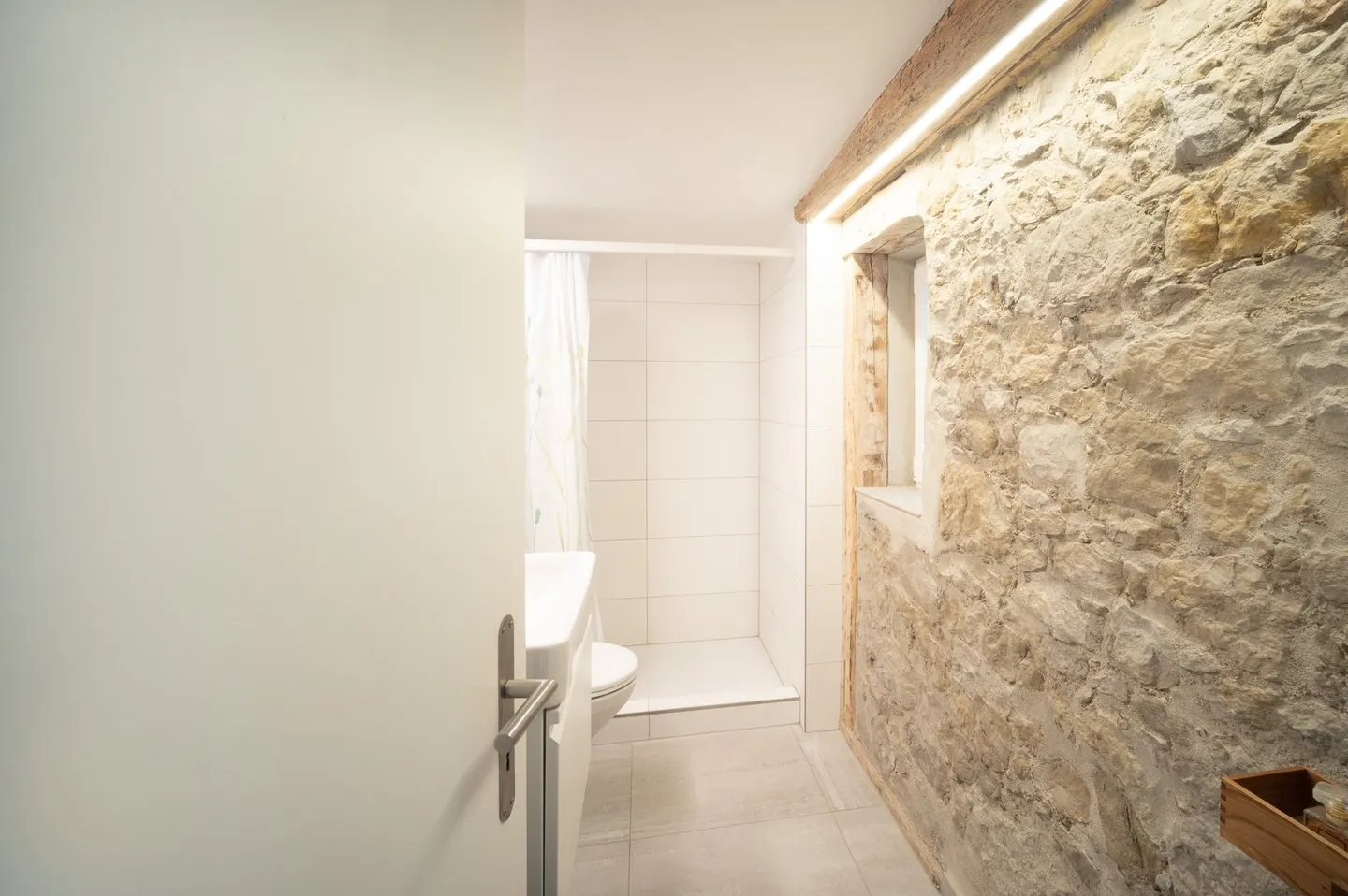 Beautifully renovated farmhouse with stream access - Photo 8 of 13