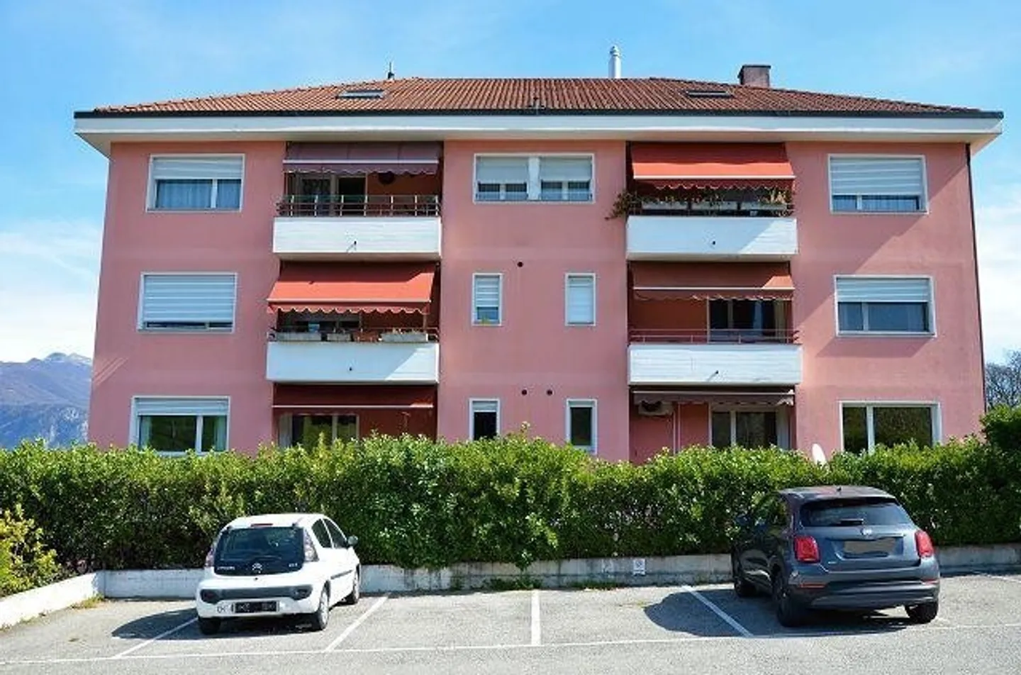 Spacious 4.5-room apartment with terrace and parking space in garage ... - Photo 1 of 35