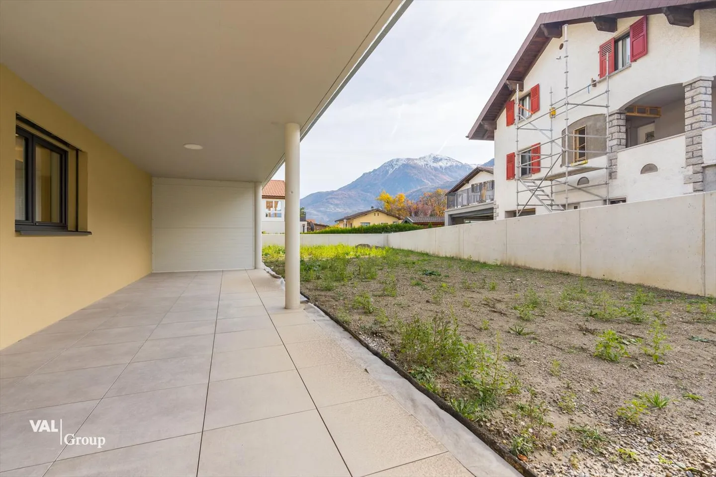 Spacious 2.5 Room Apartment with Generous Garden Area - Photo 11 of 12