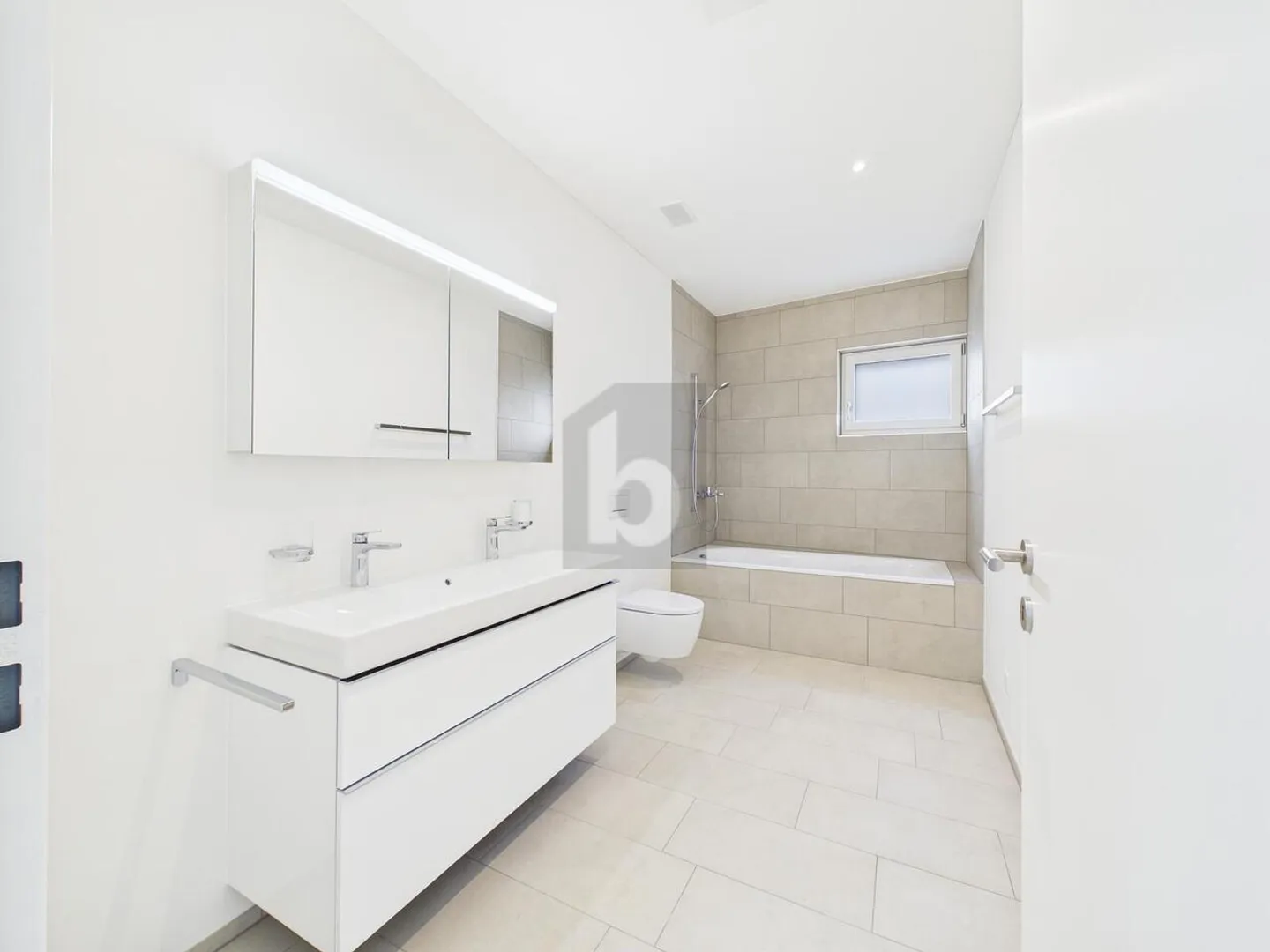 Modern Duplex with Stunning Views - Photo 4 of 6